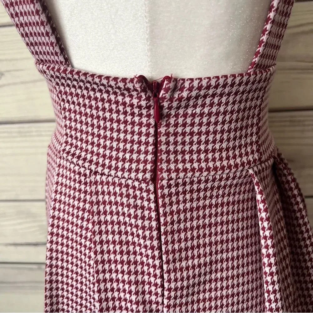 Forever 21 Maroon & White Houndstooth Pleated High Waist Skirt with Straps